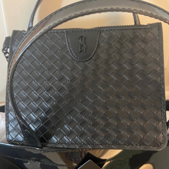 NWT iconic Ted Baker Glossy Black Tote with Bow and small purse attached inside. - Picture 11 of 13